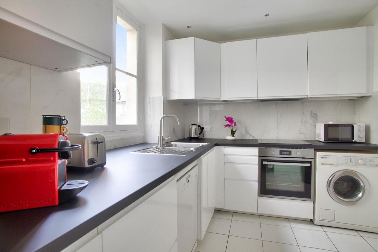 2 Bedrooms Tour Eiffel Breteuil Παρίσι Εξωτερικό φωτογραφία
